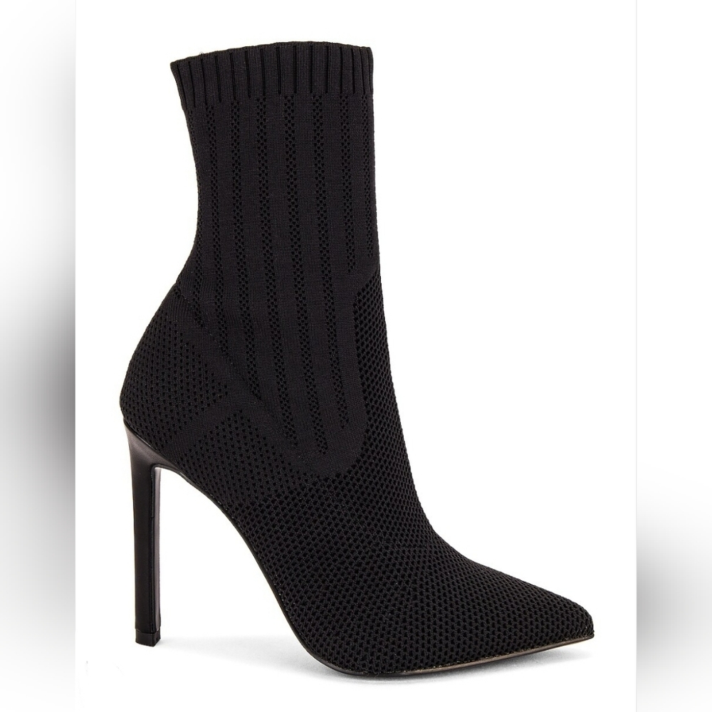 Sexy Sleek Steve Madden Black Knit Booties - Picture 4 of 11